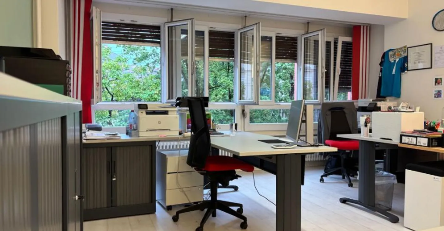 A shared workspace in the city center - Photo 1 of 7