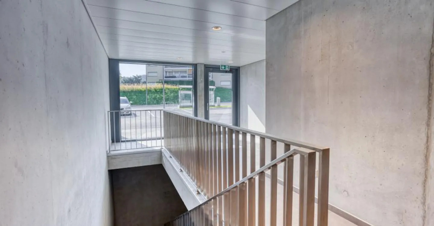 Et si vos bureaux et votre showroom étaient sous le même toit ? - Foto 6 di 13