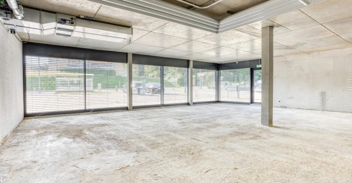 Et si vos bureaux et votre showroom étaient sous le même toit ? - Foto 11 di 13