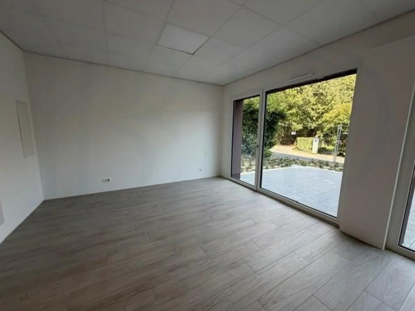 Arcade of 55 m2 on the ground floor - Photo 4 of 9