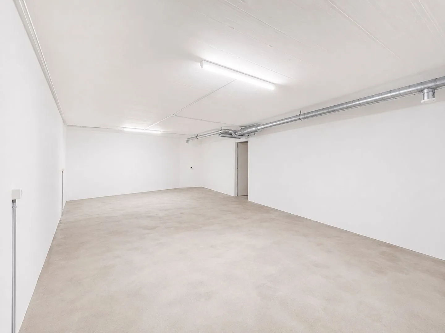 Espace de stockage en tant que magazine avec toilettes dans un emplacement central à Stetten à louer ! - Photo 2 sur 6