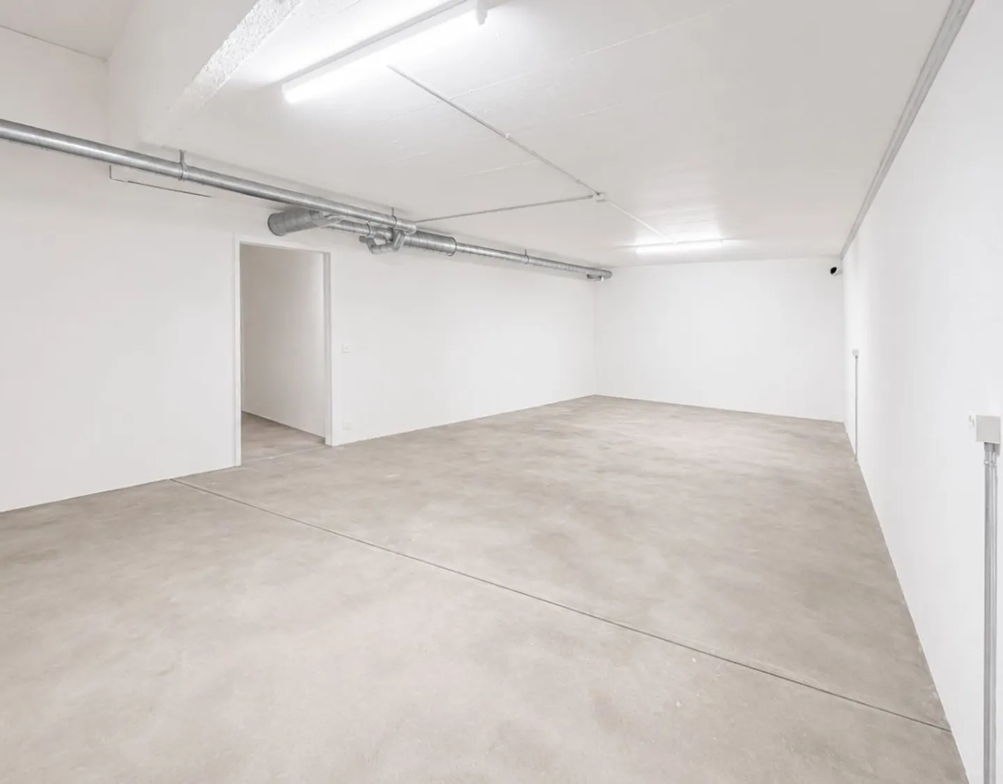 Espace de stockage en tant que magazine avec toilettes dans un emplacement central à Stetten à louer ! - Photo 1 sur 6