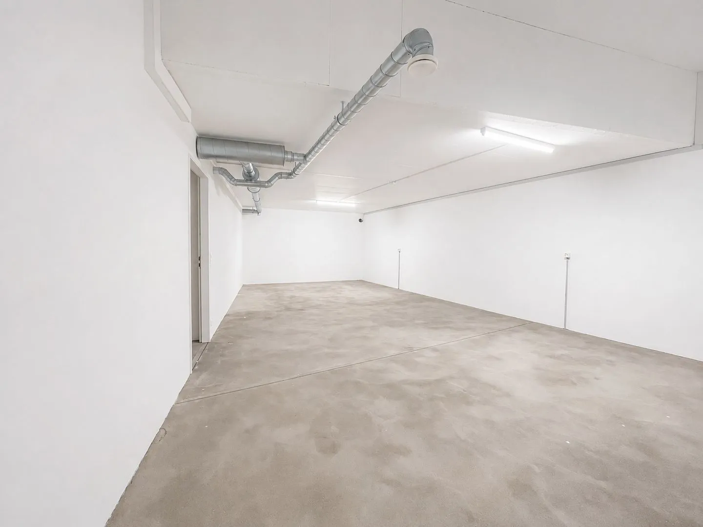 Espace de stockage en tant que magazine avec toilettes dans un emplacement central à Stetten à louer ! - Photo 3 sur 6