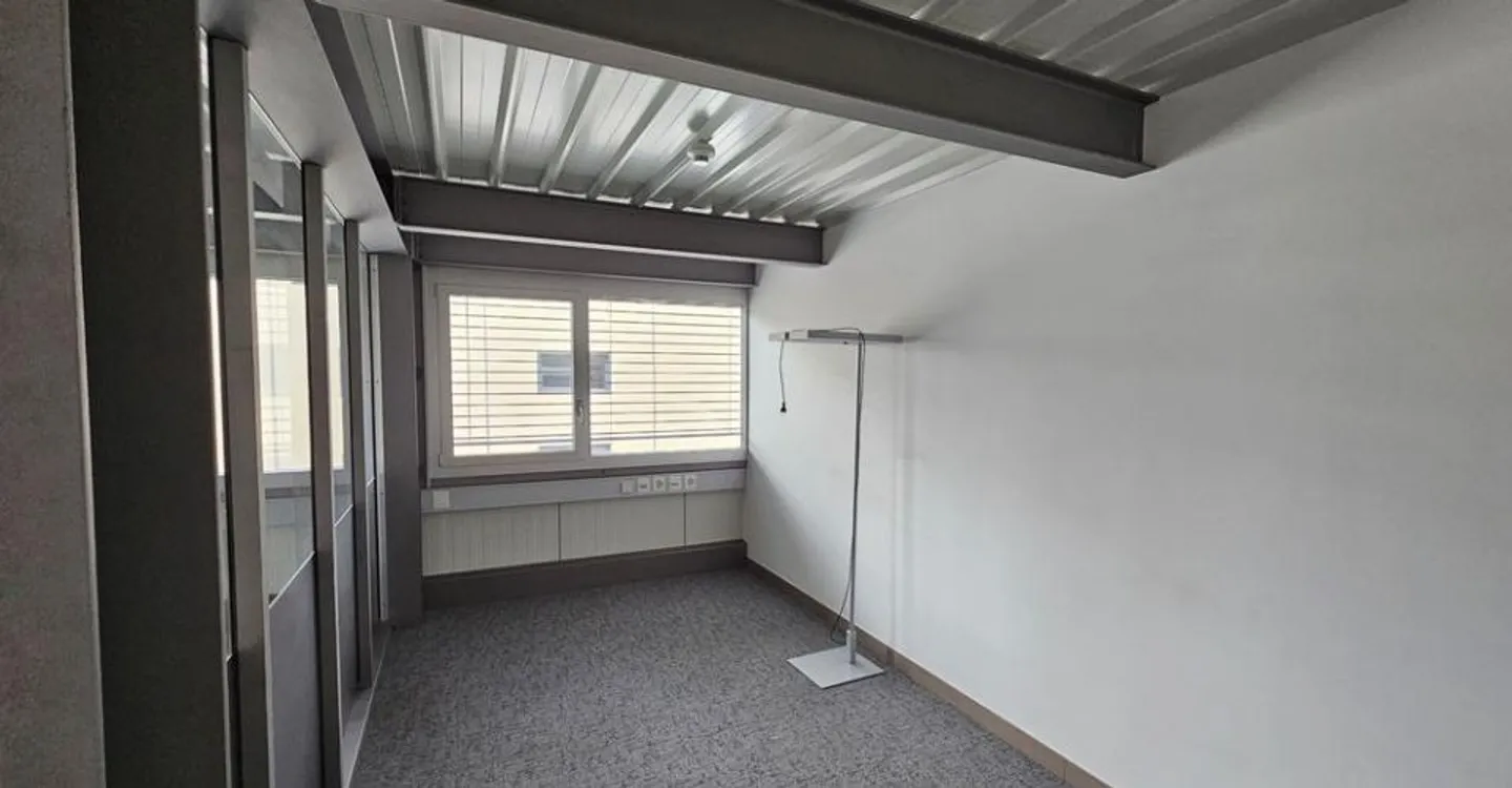Office on the 1st floor. - Photo 4 of 5