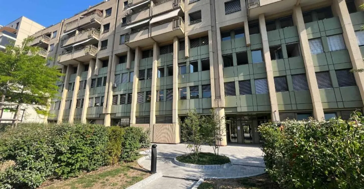 Offices 186m2 - Chêne-Bourg Station - Photo 1 of 13