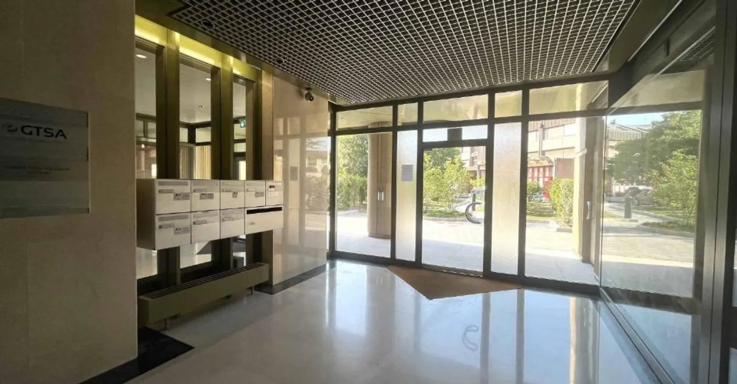 Offices 186m2 - Chêne-Bourg Station - Photo 2 of 13