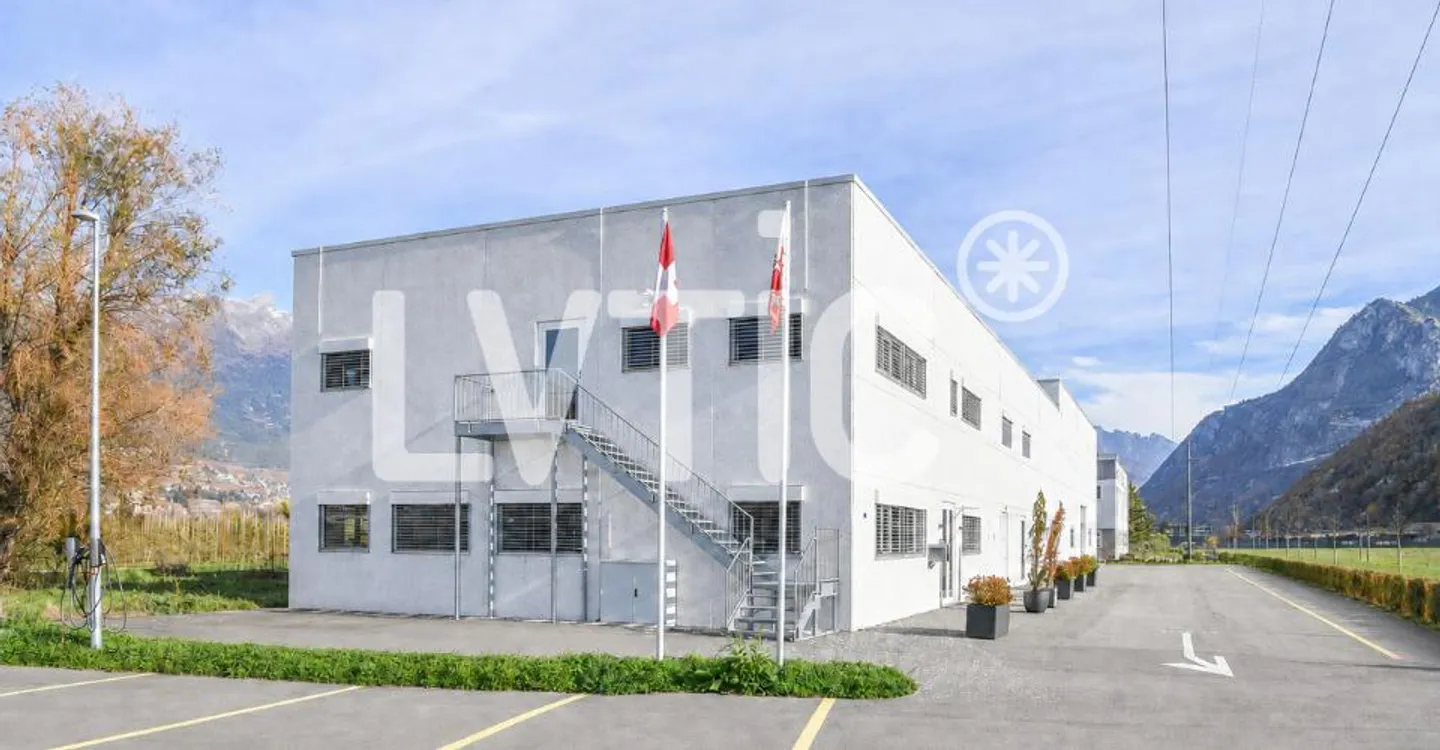 Industrielles Gebäude von 1560 m2 zur Miete in Sierre - Foto 1 von 13