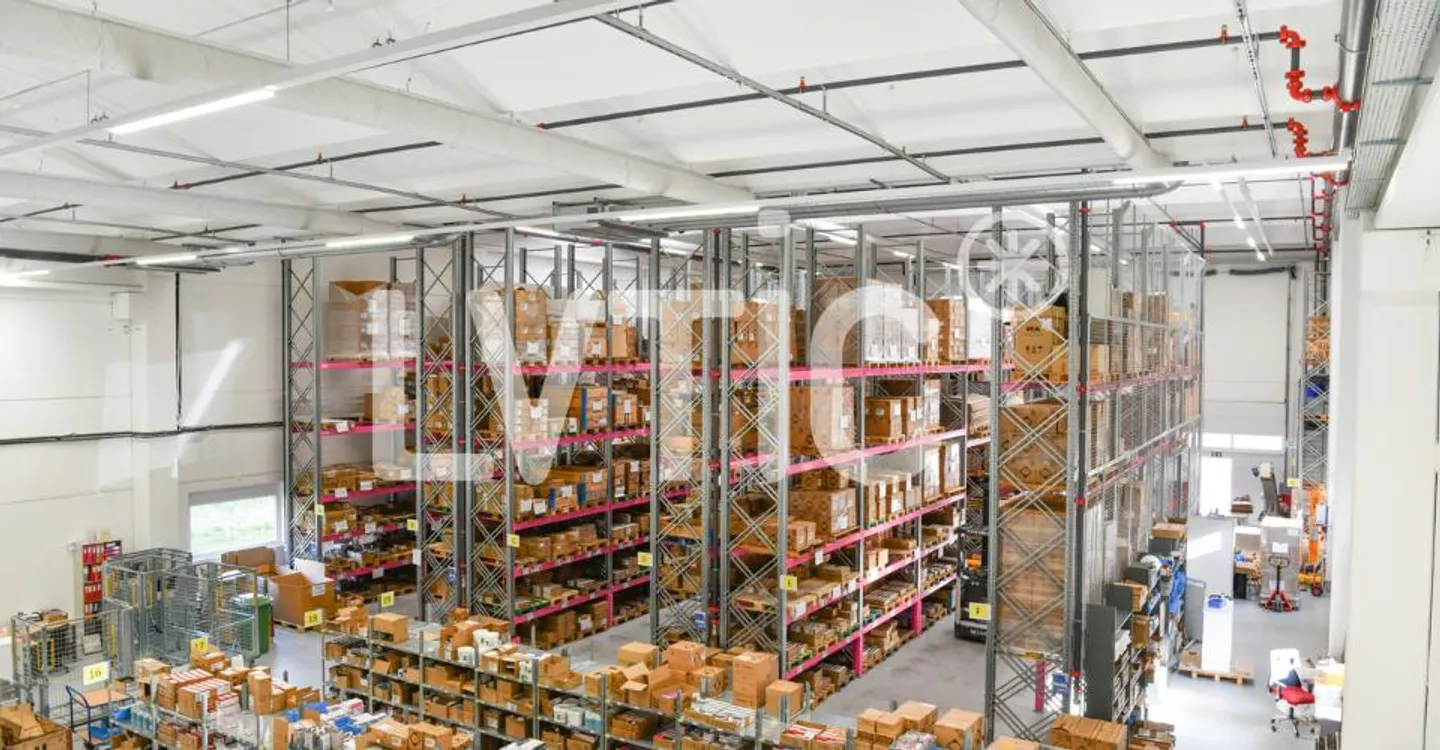 Industrielles Gebäude von 1560 m2 zur Miete in Sierre - Foto 3 von 13