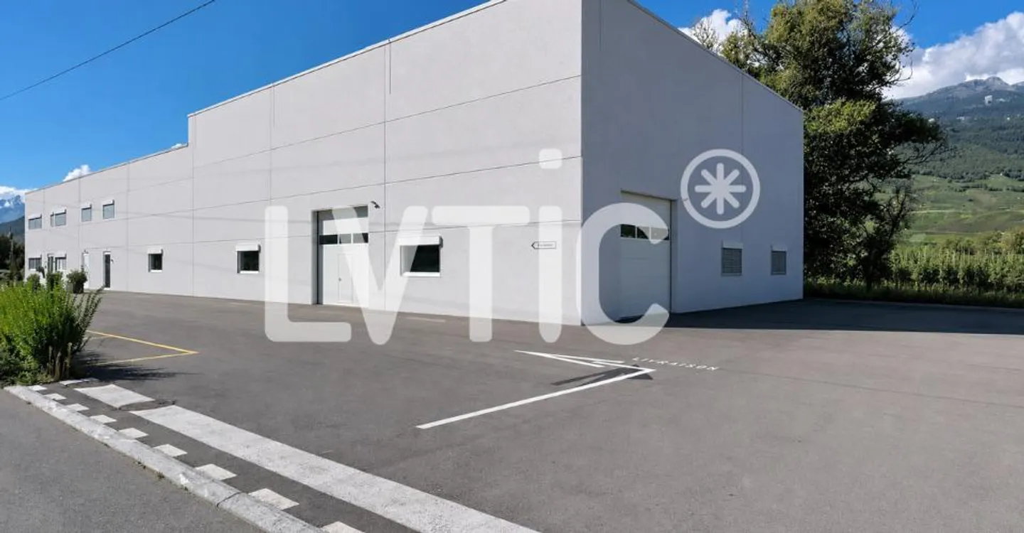 Industrielles Gebäude von 1560 m2 zur Miete in Sierre - Foto 2 von 13