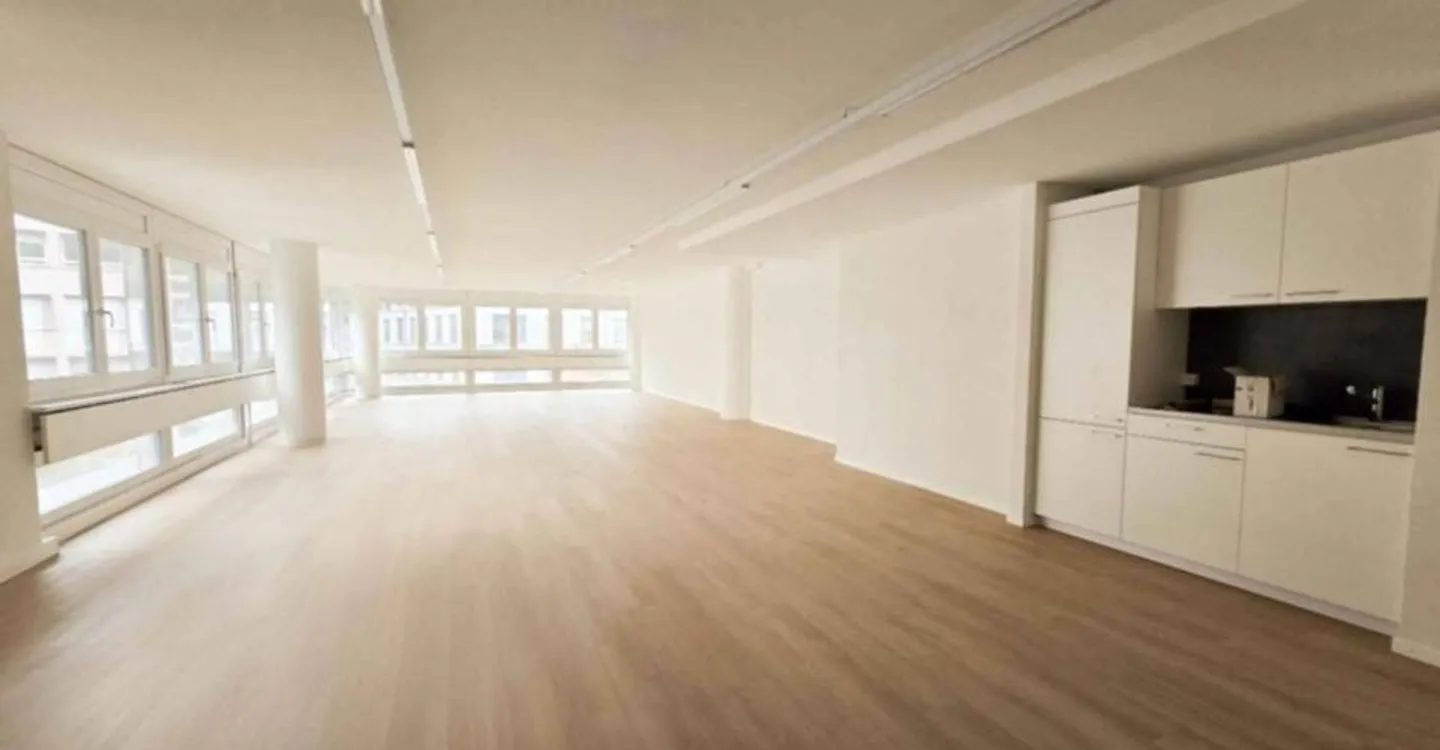 La tua cella ufficio ristrutturata nel centro città di 60 m2 - Foto 3 di 4