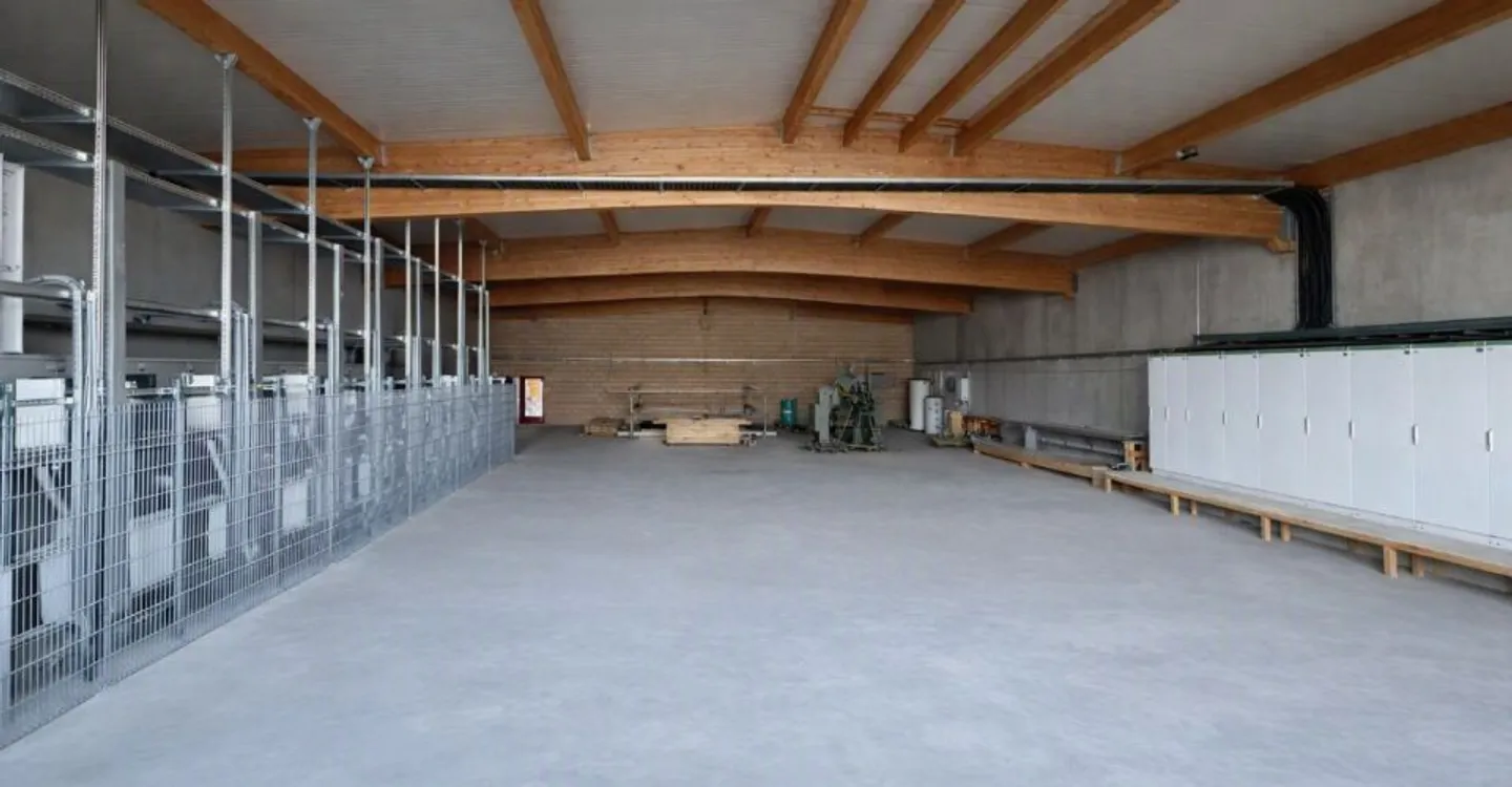Grand espace de stockage à Granges - Photo 1 sur 2