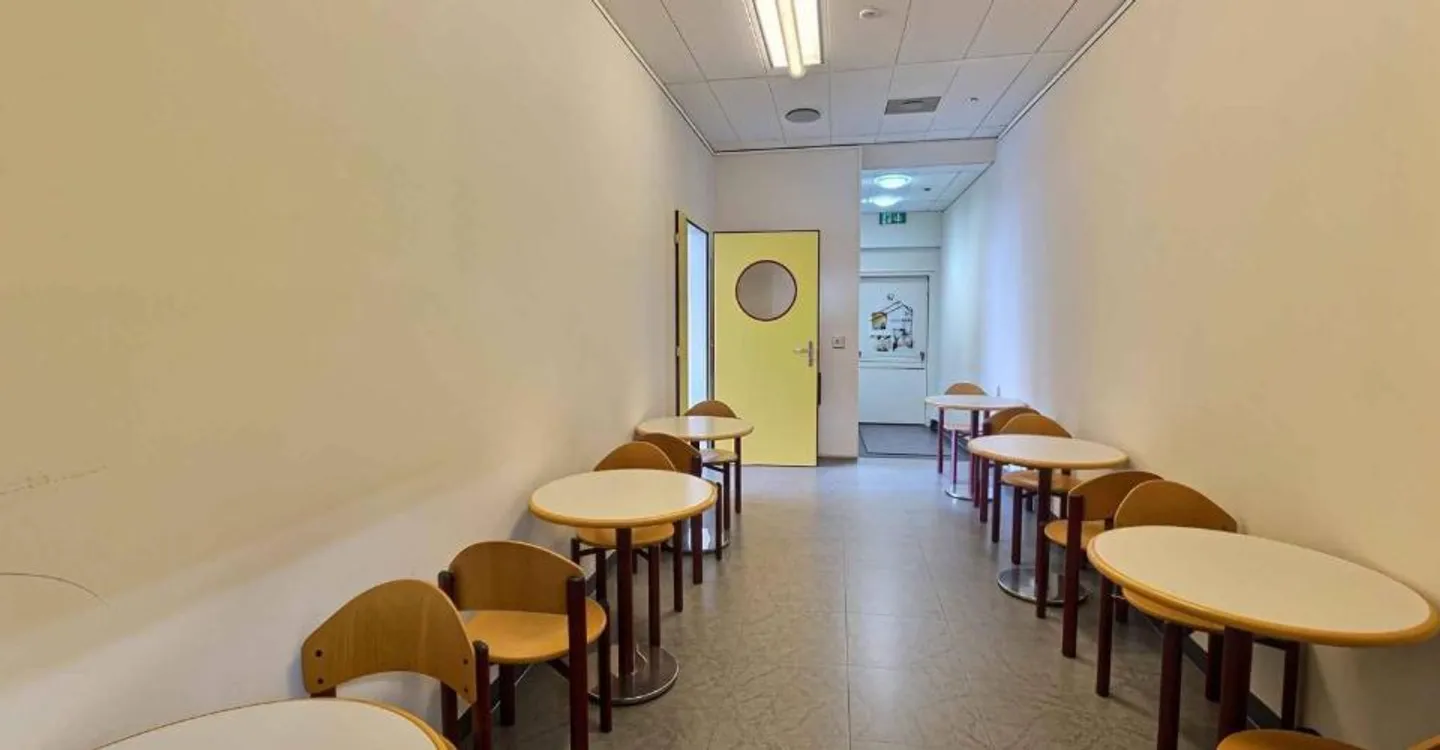 Pleasant bright offices of approximately 115 m2 - Photo 5 of 7