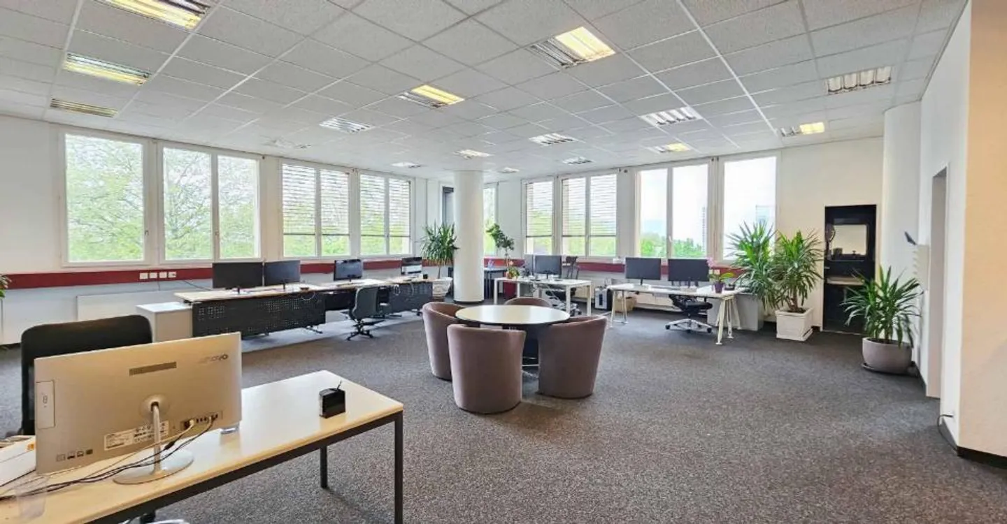 Administrative Office 234 m2 in Renens VD - Photo 1 of 7