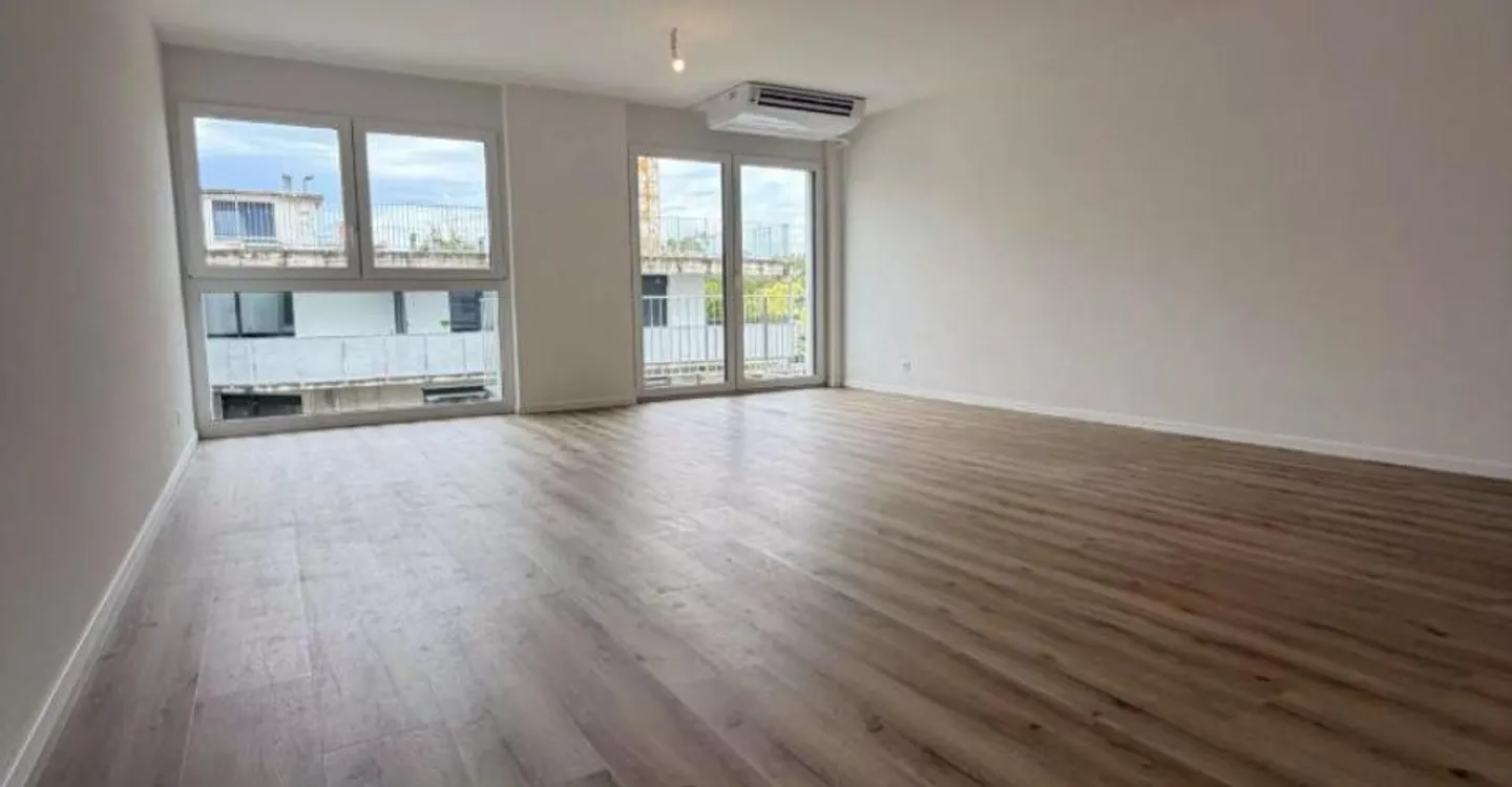 Ufficio moderno con ascensore a Echandens - Foto 4 di 4