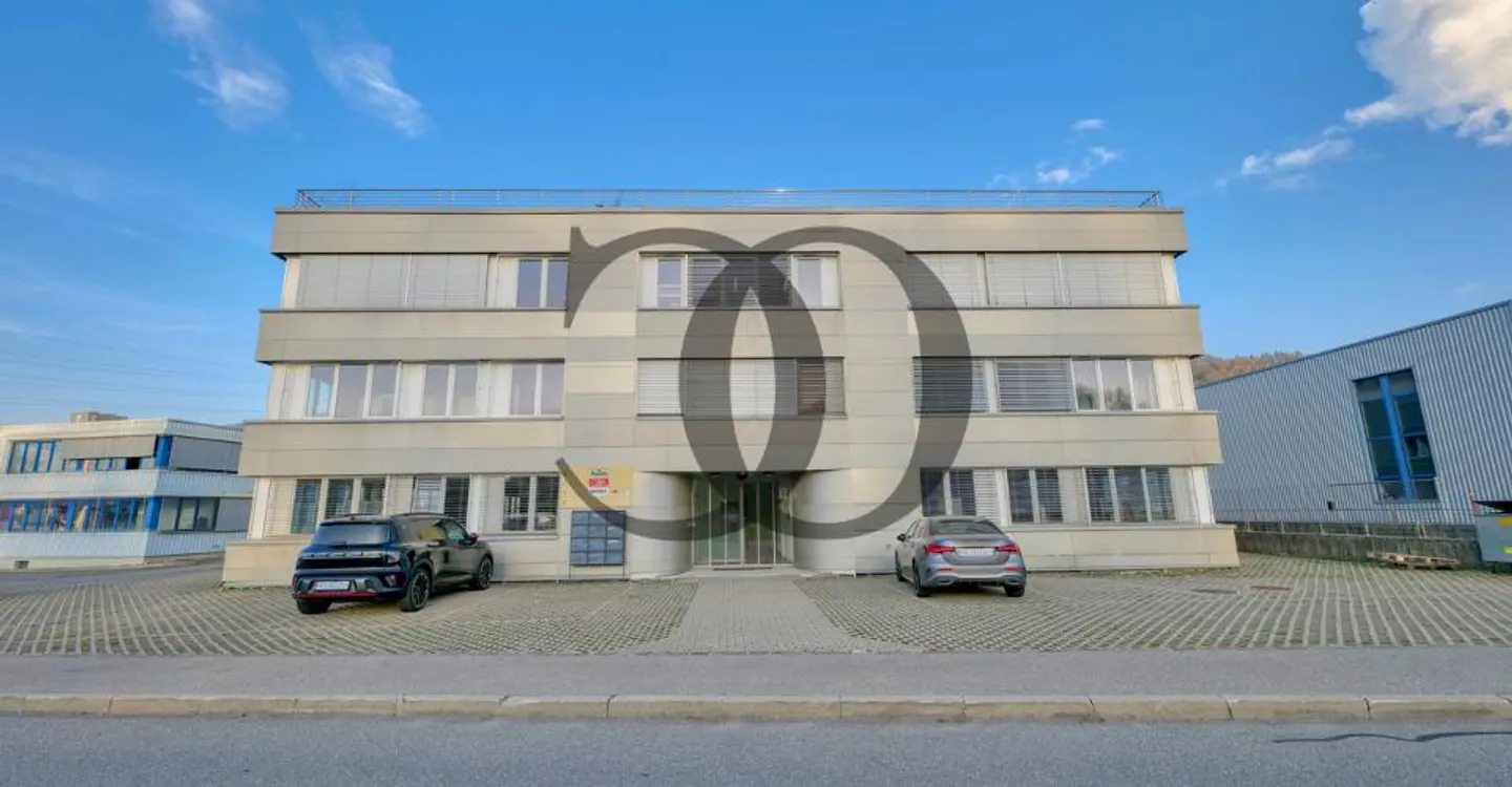 Espace Commercial Moderne à Châtel-St-Denis - Photo 1 sur 13