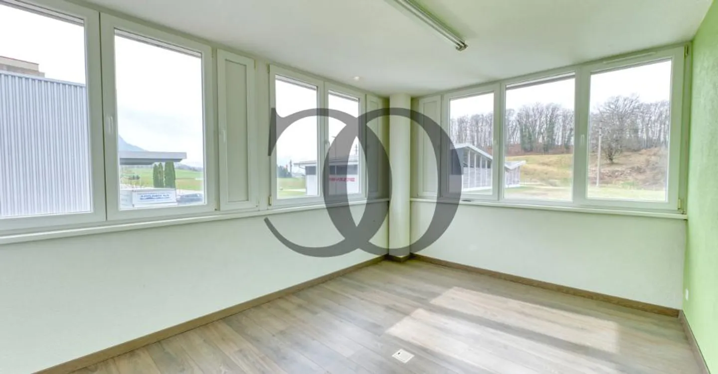 Espace Commercial Moderne à Châtel-St-Denis - Photo 8 sur 13