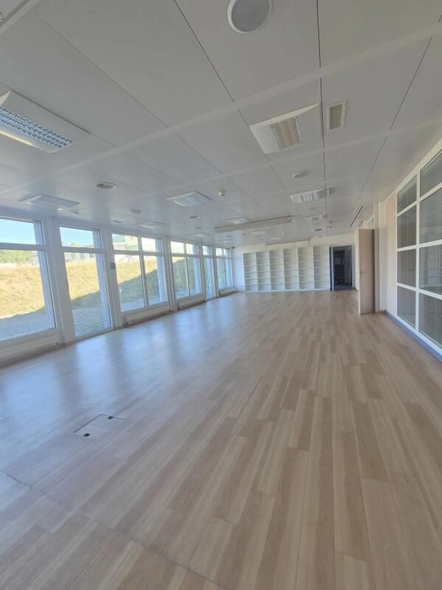 Etoy Vaud offices for rent near CFF station - Photo 9 of 12