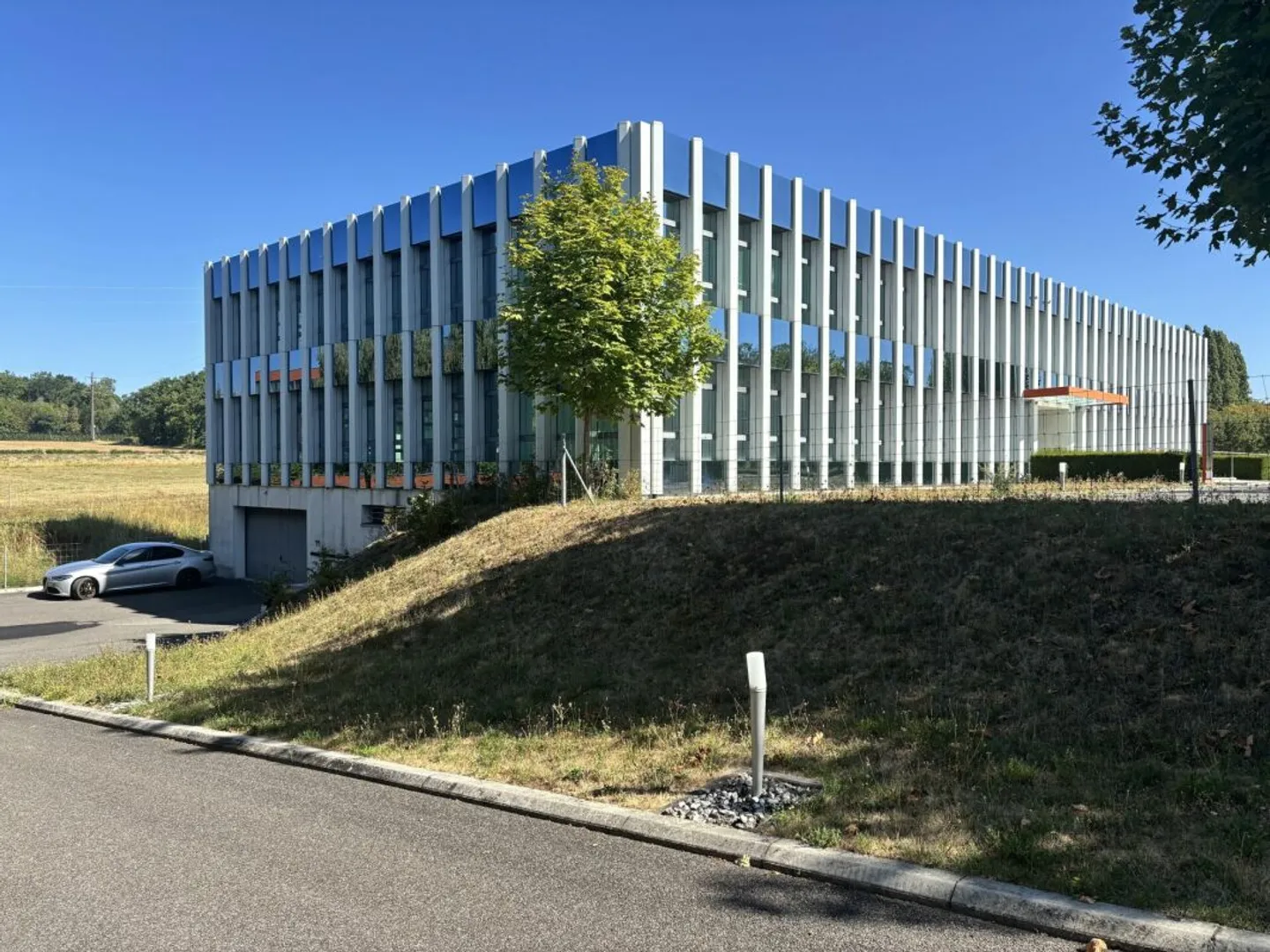 Etoy Vaud offices for rent near CFF station - Photo 1 of 12