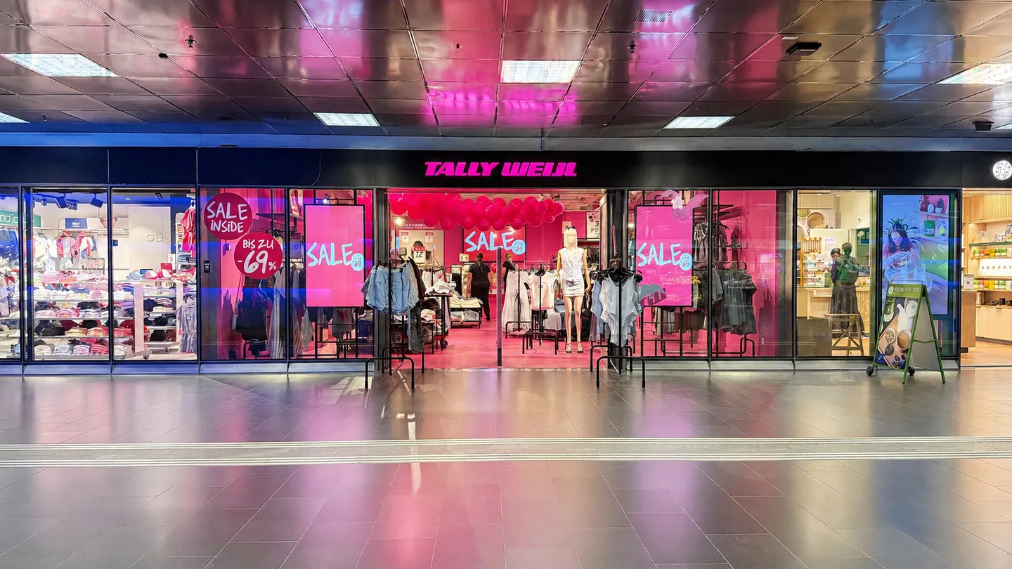 Prime Retail Space in Zurich - Photo 1 of 6