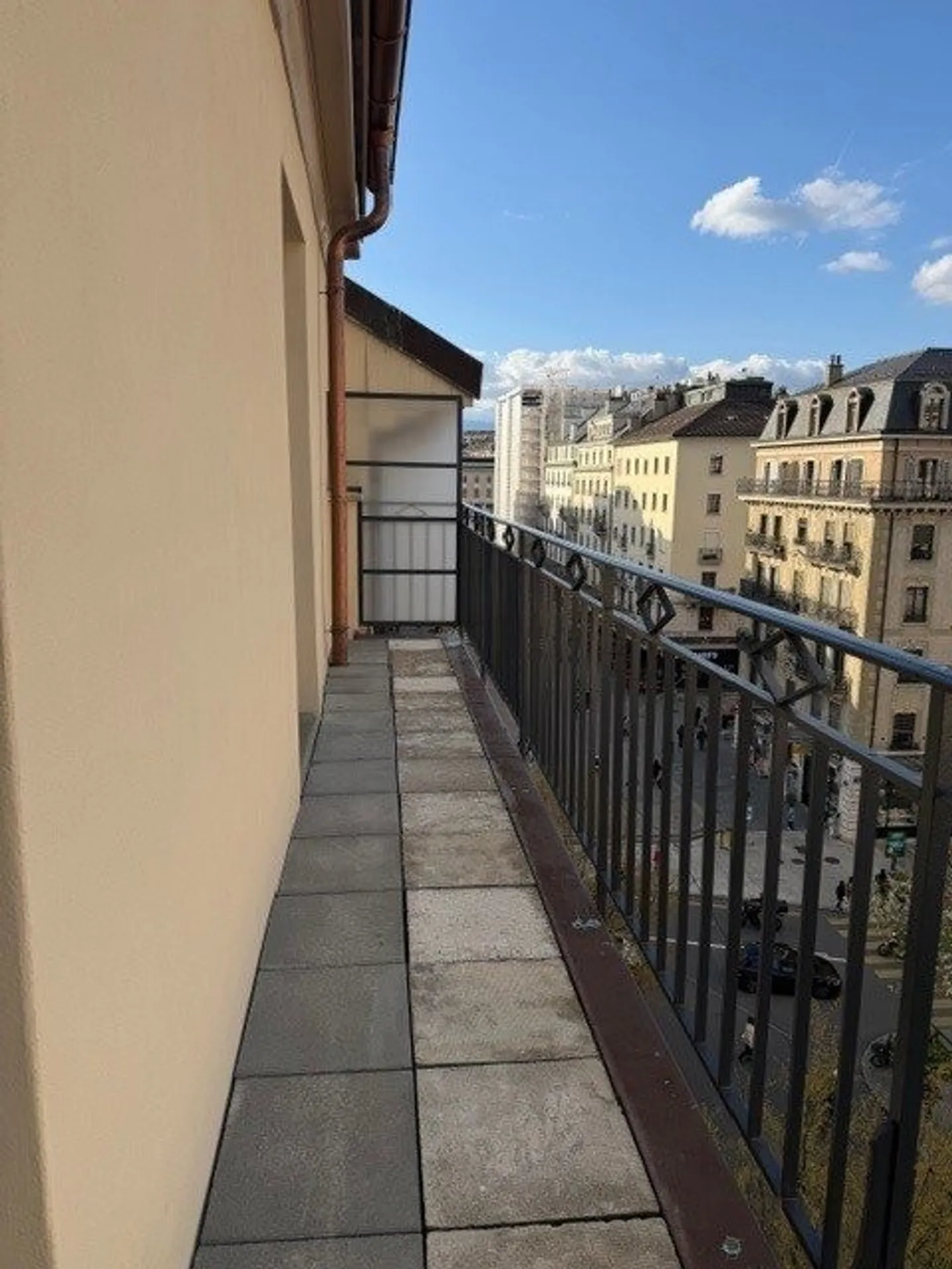 Offices of approximately 49m2 near the train station - Photo 4 of 4