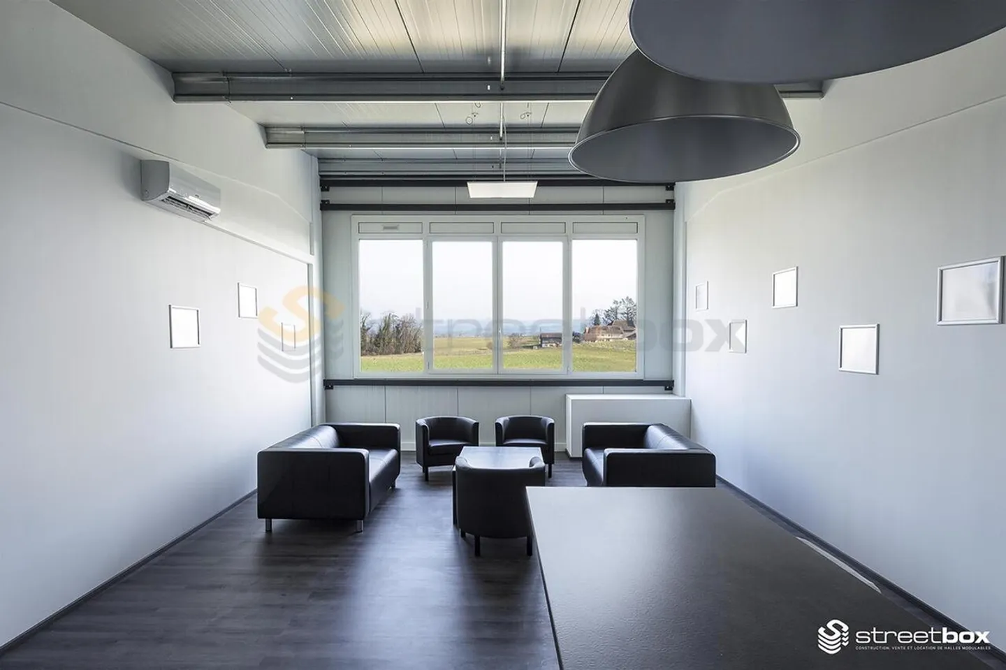 50 m2 workshop on the first floor - Box number 146 - Photo 2 of 3