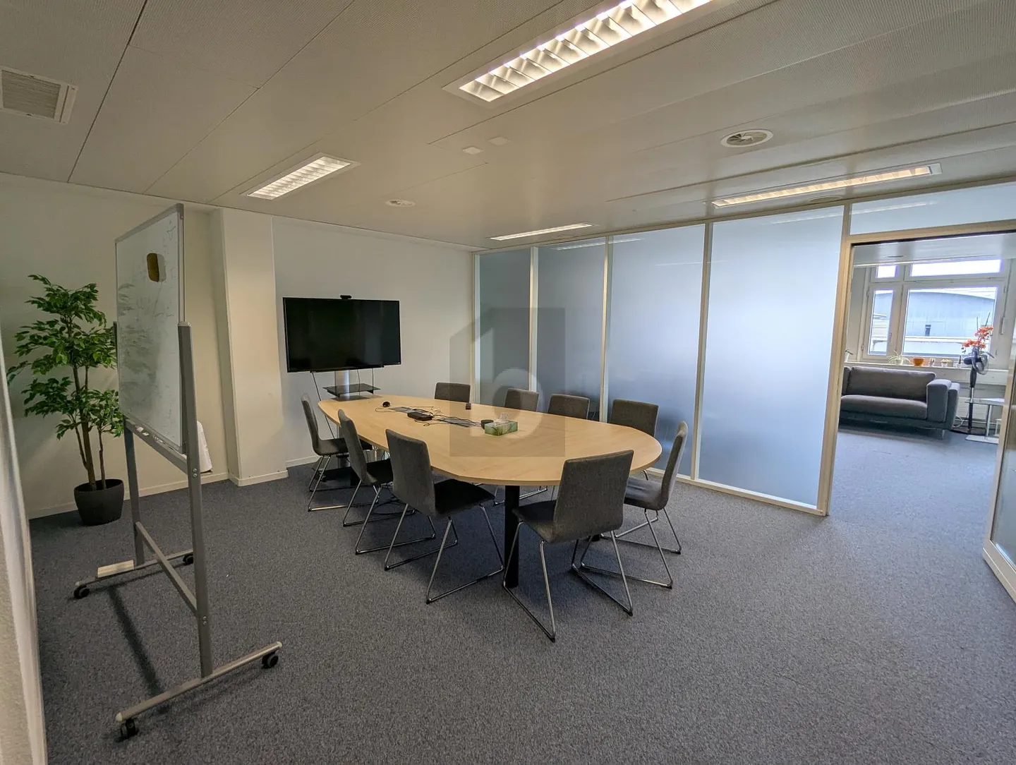FLEXIBLE WITH RECEPTION, TERRACE AND GOODS LIFT - Photo 4 of 6