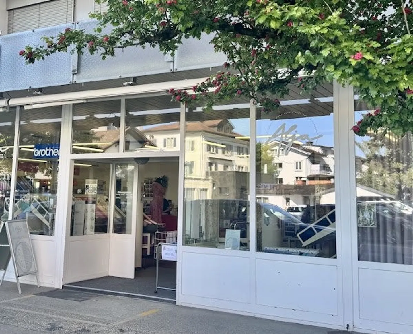 Your new business location next to Surseepark - Photo 2 of 7