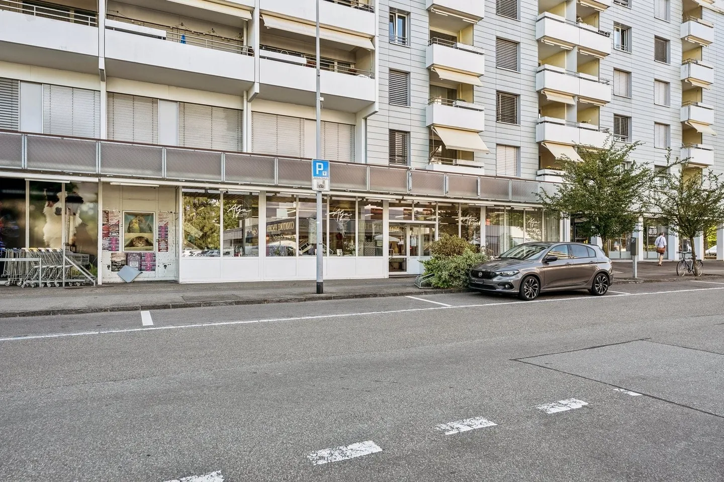 Your new business location next to Surseepark - Photo 1 of 7