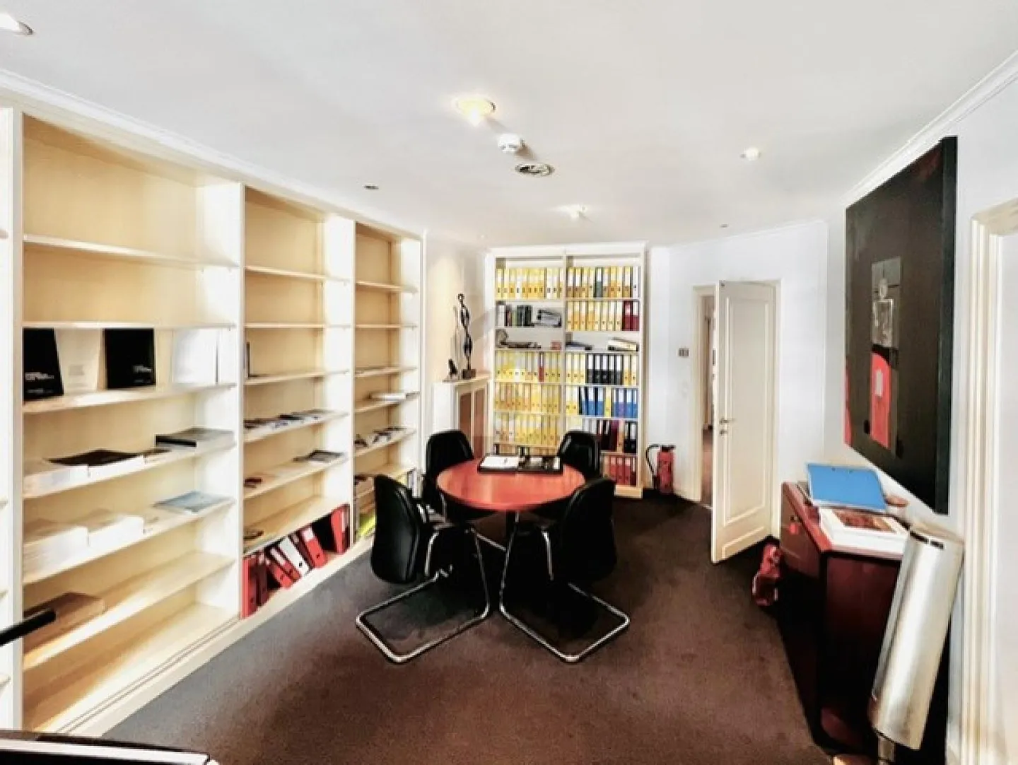 IDEALLY LOCATED ON THE QUAIS DES BERGUES - Photo 3 of 6