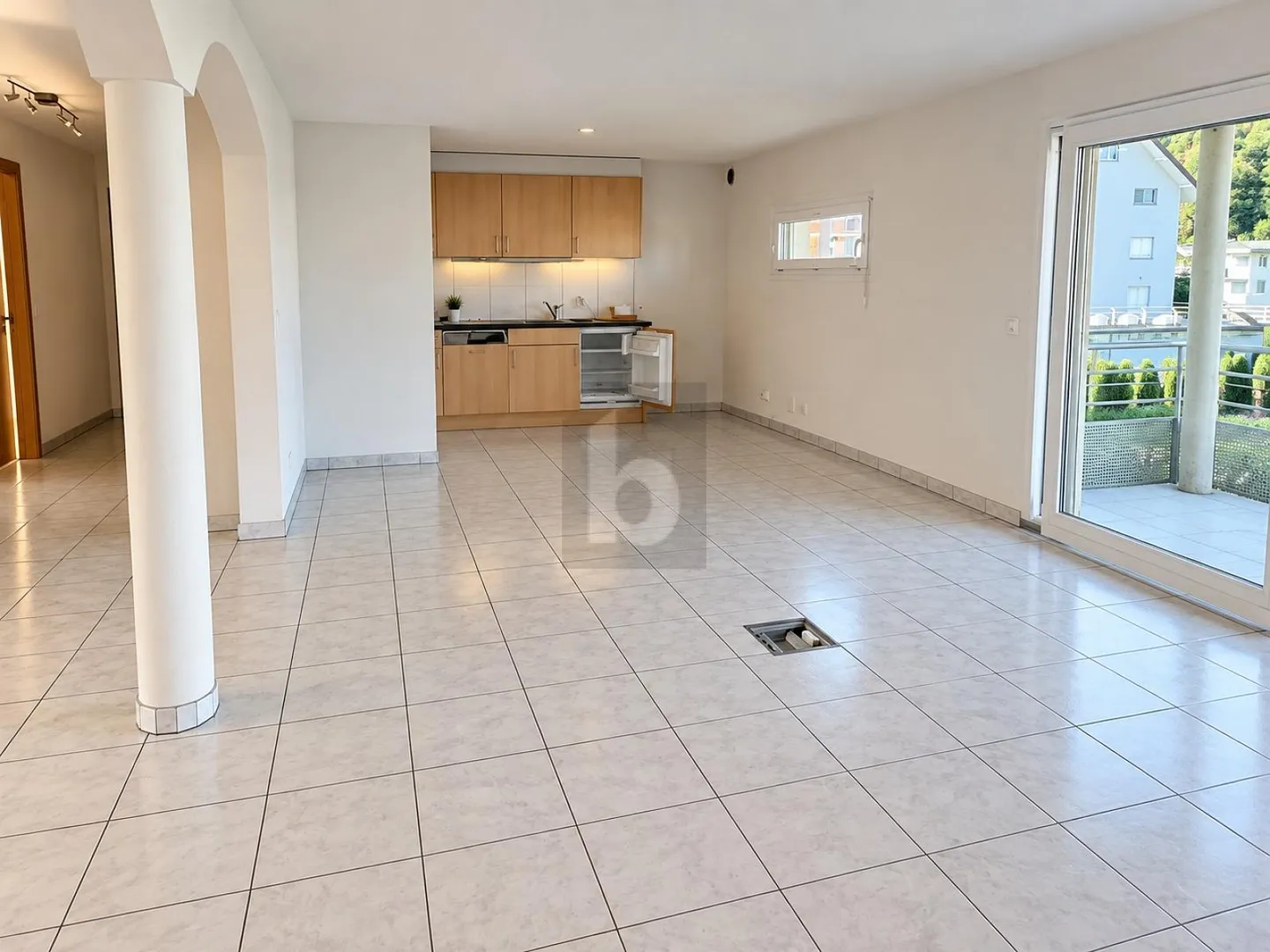 THE IDEAL SPACE TO DEVELOP YOUR BUSINESS - Photo 3 of 6