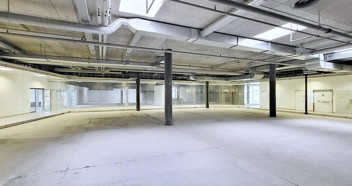 Now also partial areas directly at the train station - Photo 3 of 7