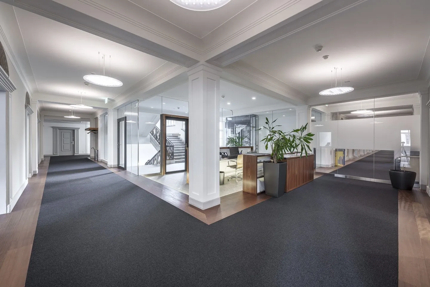 Representative office space in the Haus zur Kaufleuten - Photo 1 of 11