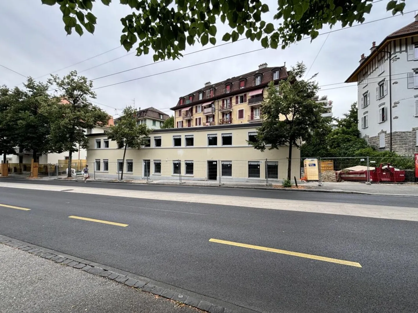 Arcade/bureau/local commercial à louer 100 & 130 m2 env. - Foto 1 von 11