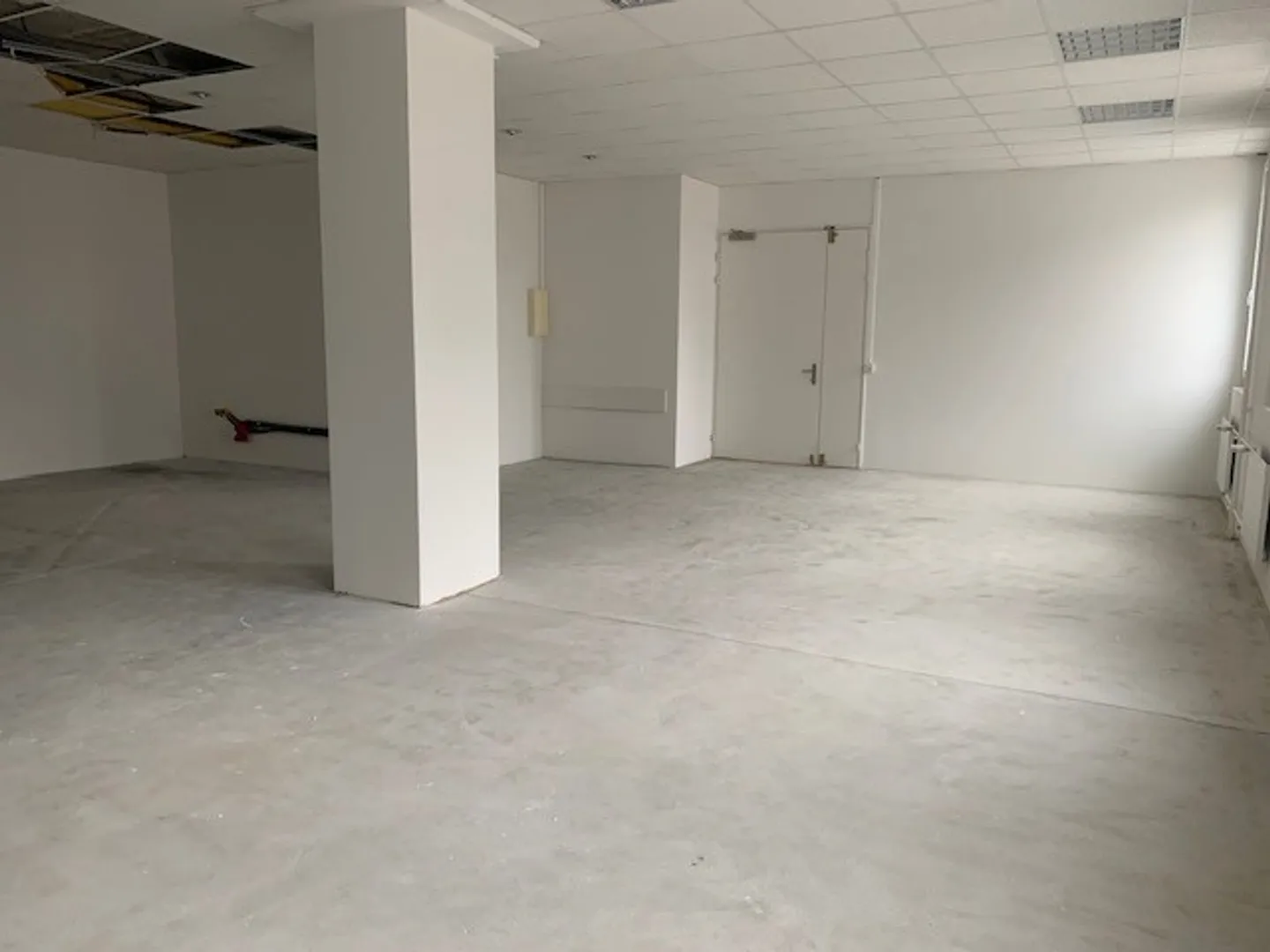 Office in Urdorf - Photo 2 of 5