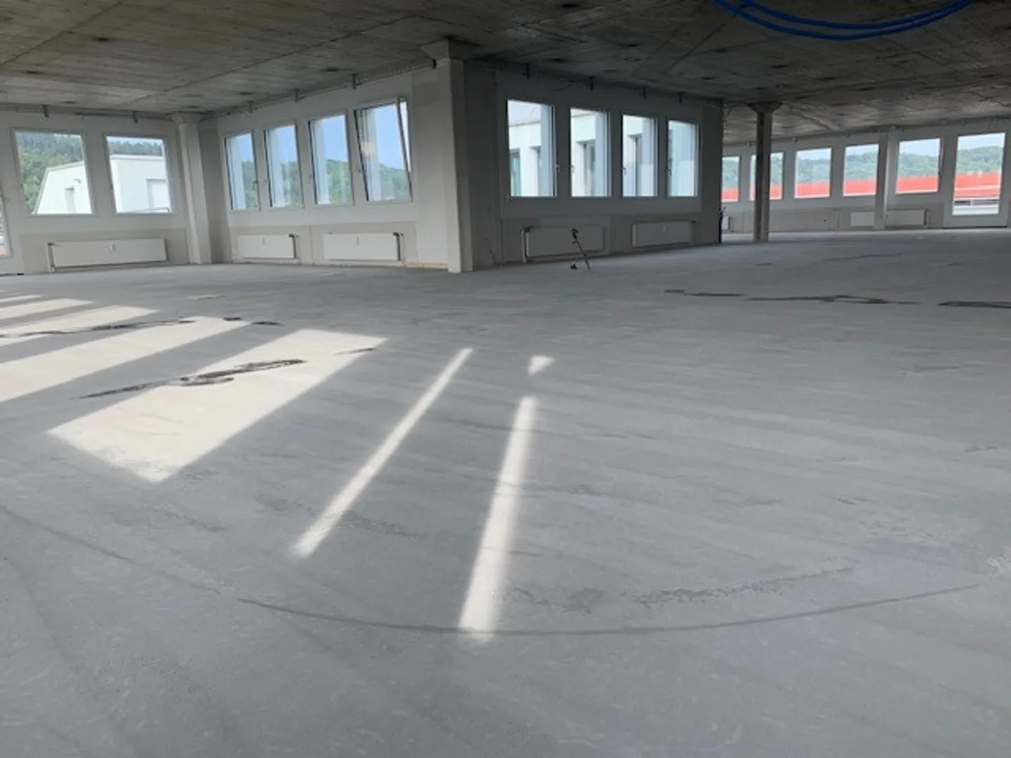 Spazio ufficio e commerciale attraente in costruzione grezza - Foto 4 di 7