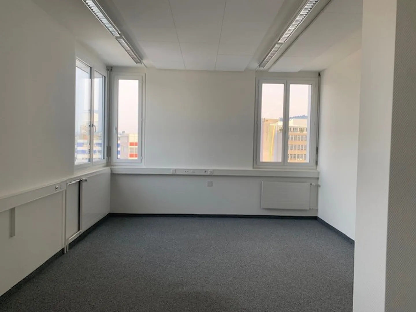 Beautiful bright offices 252 m2 in Urdorf - Photo 5 of 10