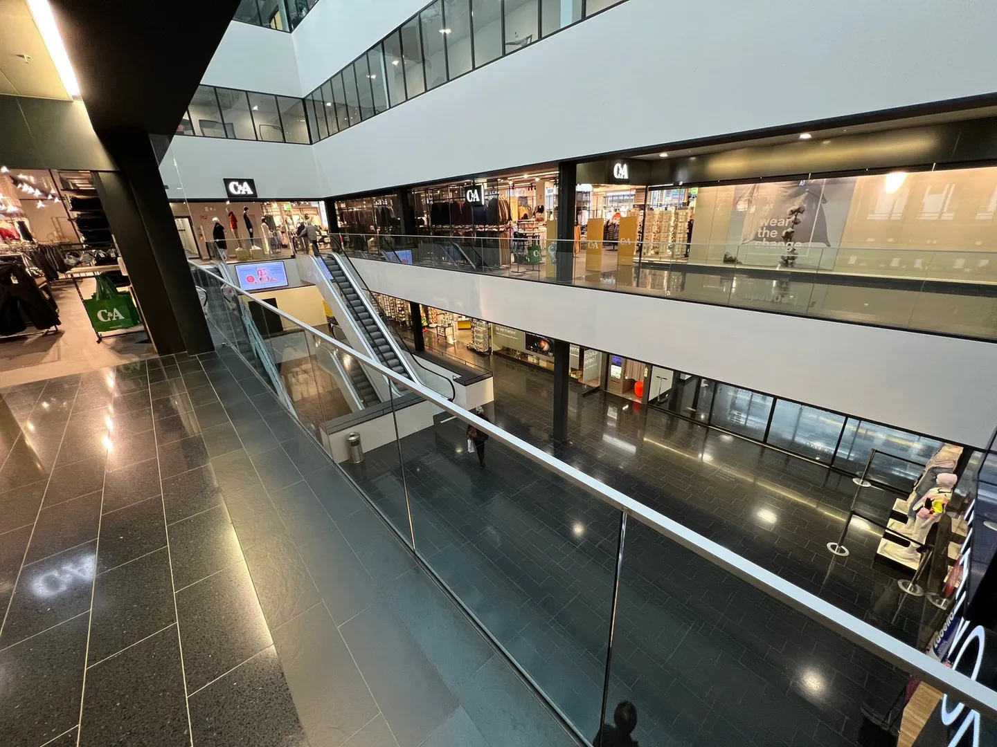 Spazio commerciale attraente nel centro di Heerbrugg - Foto 4 di 9