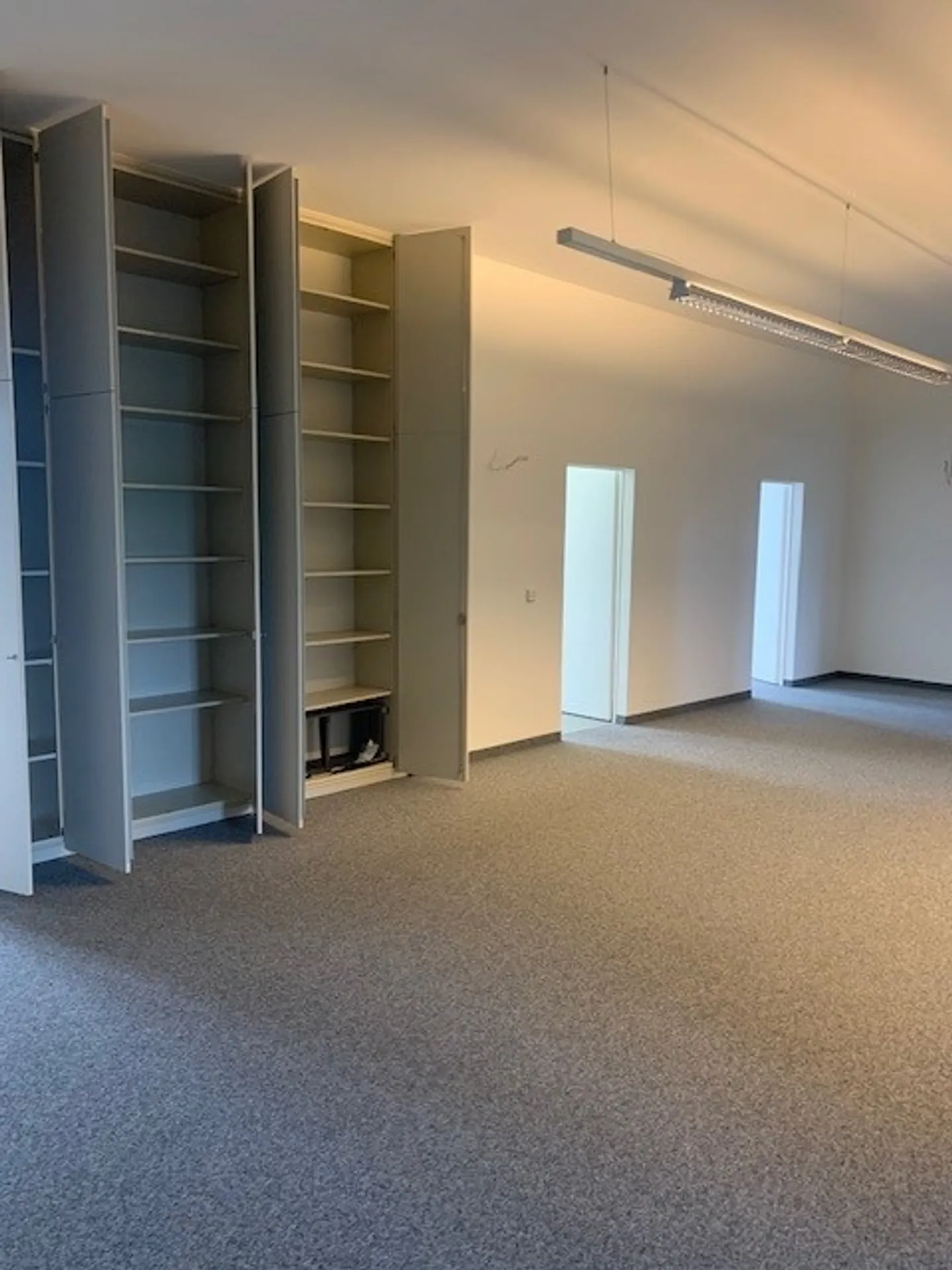 Beautiful bright offices 252 m2 in Urdorf - Photo 10 of 10