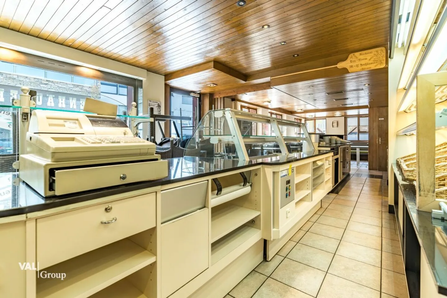 Commercial premises with charm and potential in the center of Raron - Photo 6 of 13