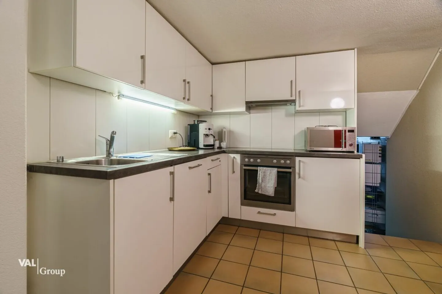 Haus mit Loft und Charakter zur Miete in Brig-Glis - zentral, hell und vielseitig nutzbar - Photo 2 of 13