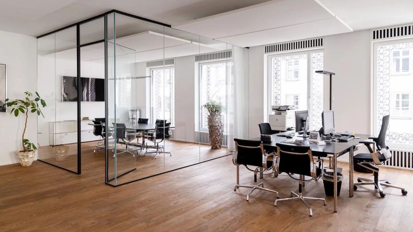 Modernly developed office spaces in the heart of Zurich - Photo 3 of 5