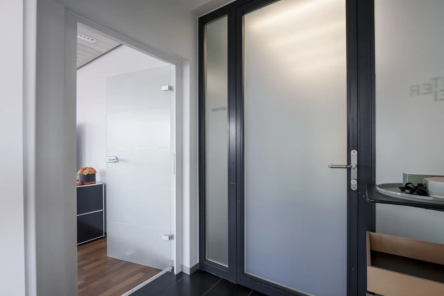 Modern Office Space in Glattbrugg - Photo 3 of 6