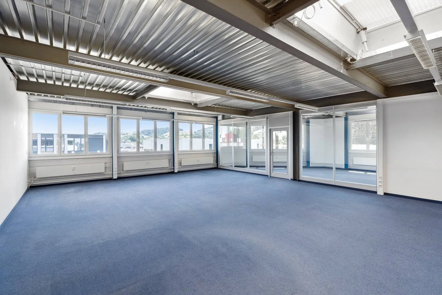 Our long-distance office for your success story - Photo 1 of 6