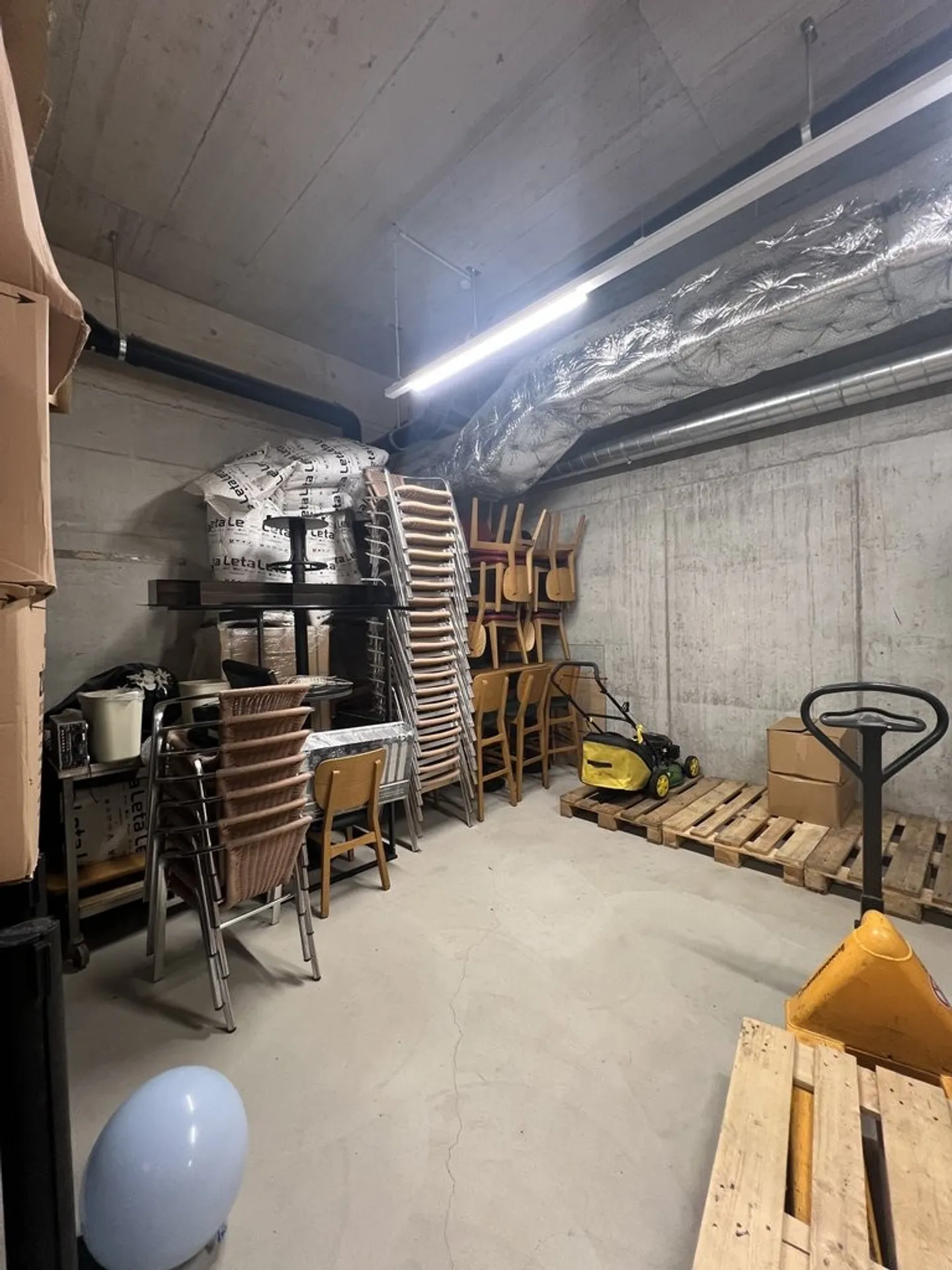 For rent! Hobby room in a central location in Romanshorn - Photo 2 of 3