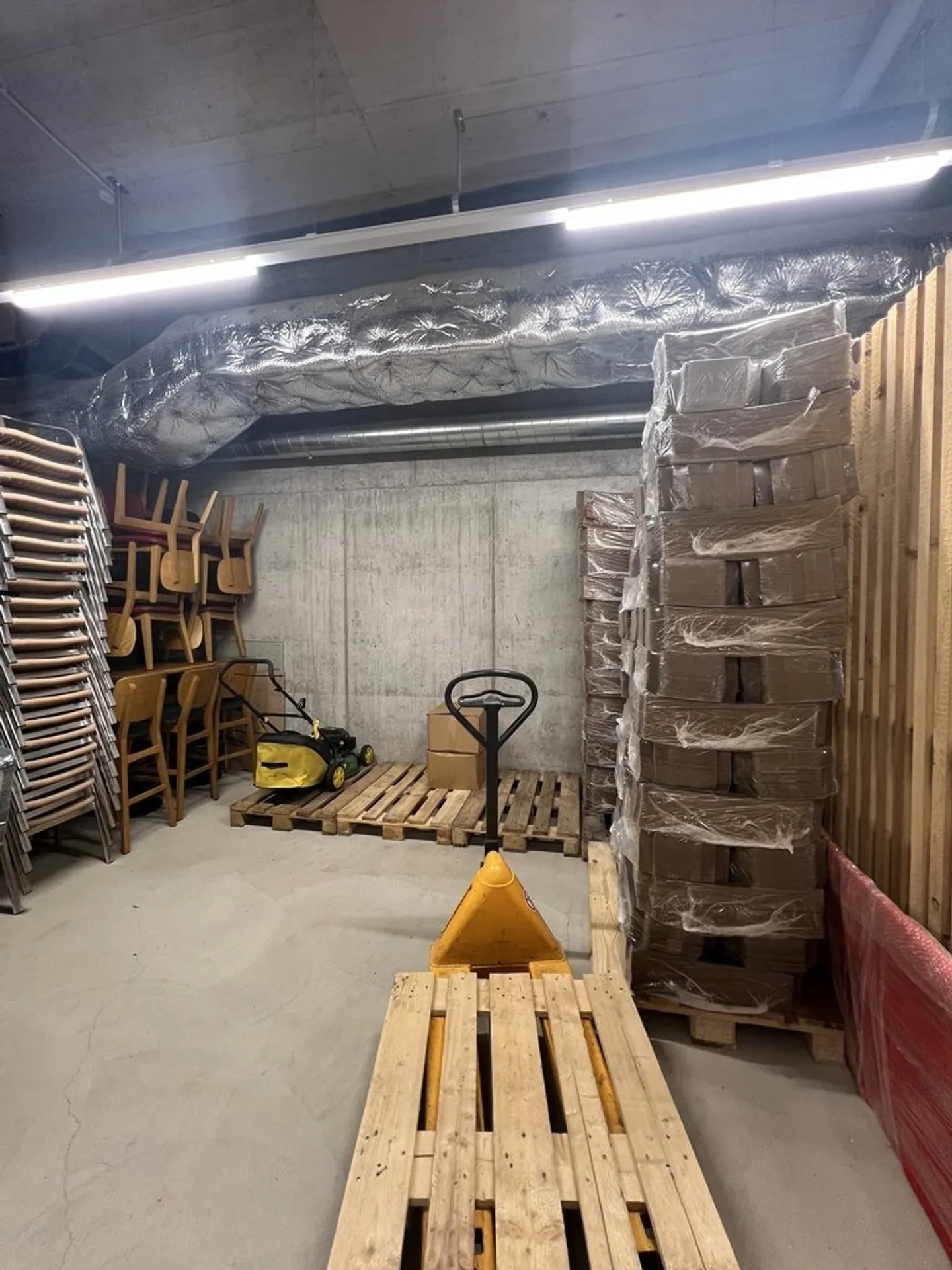 For rent! Hobby room in a central location in Romanshorn - Photo 3 of 3