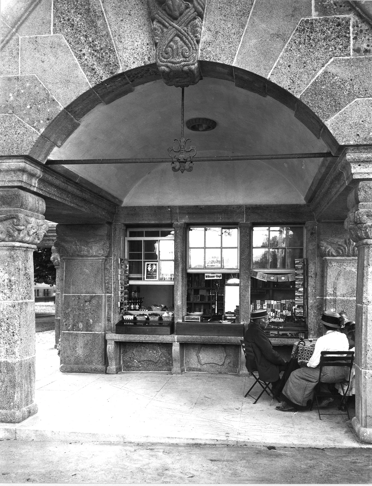 Historic Kiosk in Zurich - Photo 3 of 5