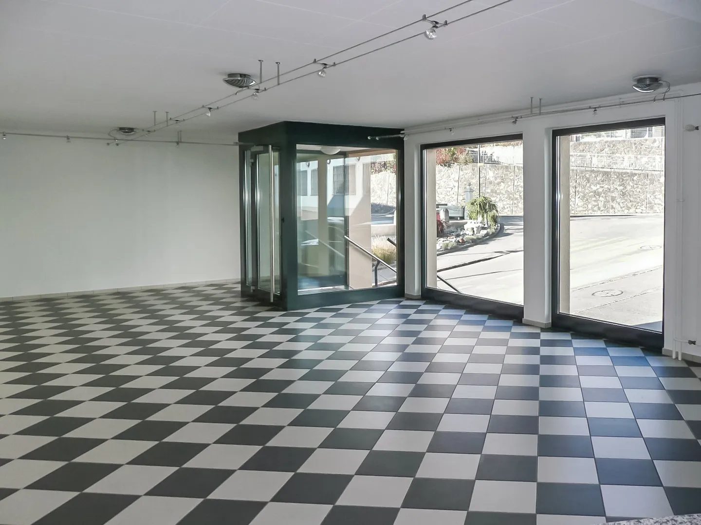Espace commercial passionnant dans un emplacement central - Photo 2 sur 5