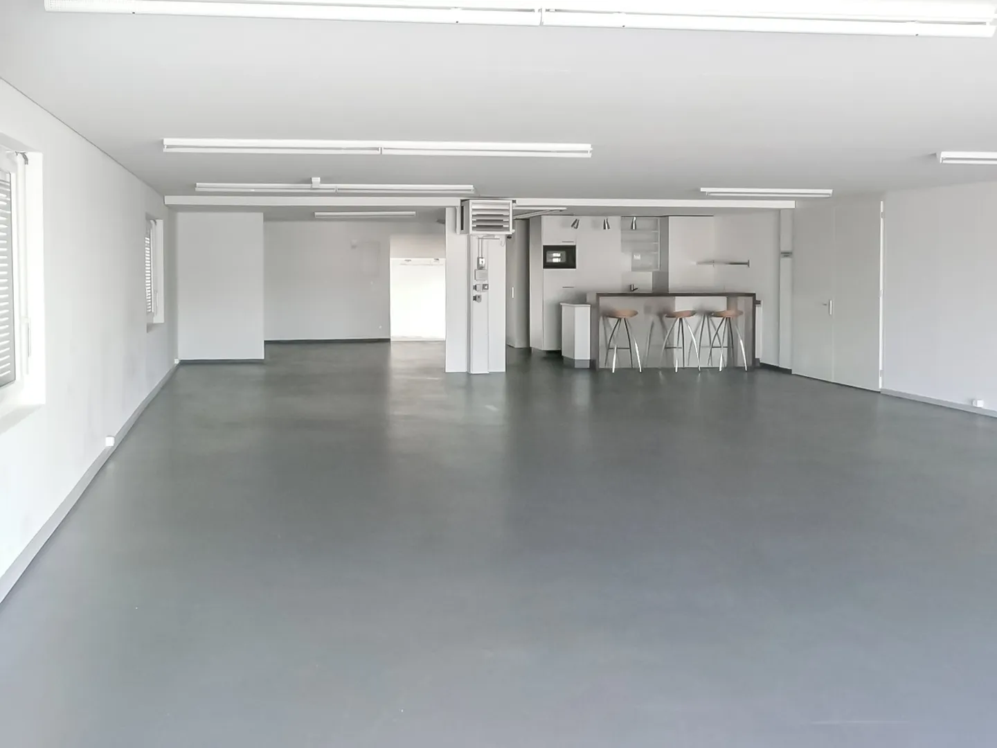 Espace commercial passionnant dans un emplacement central - Photo 4 sur 5