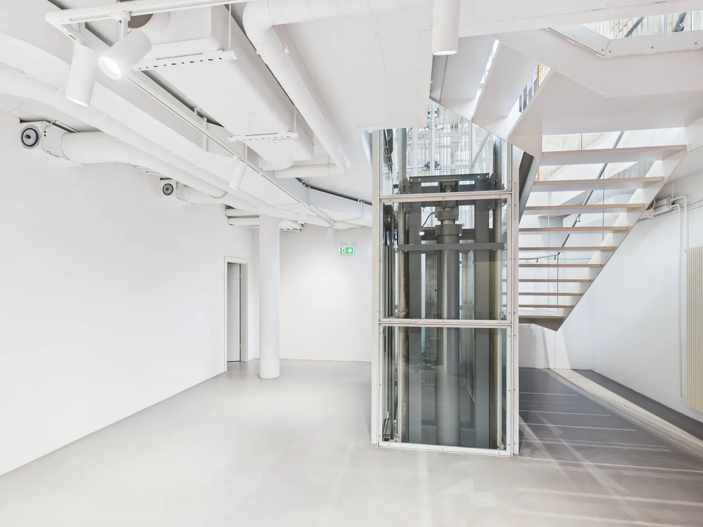 Spazio commerciale moderno con alta visibilità in una posizione centrale a Wil - Foto 9 di 13