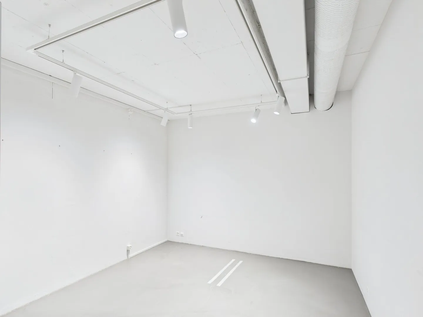 Spazio commerciale moderno con alta visibilità in una posizione centrale a Wil - Foto 11 di 13
